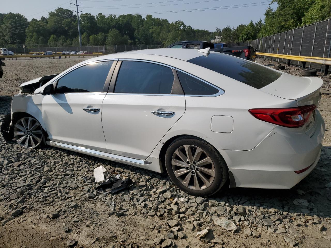 5NPE34AF5HH581422 2017 HYUNDAI SONATA - Image 2