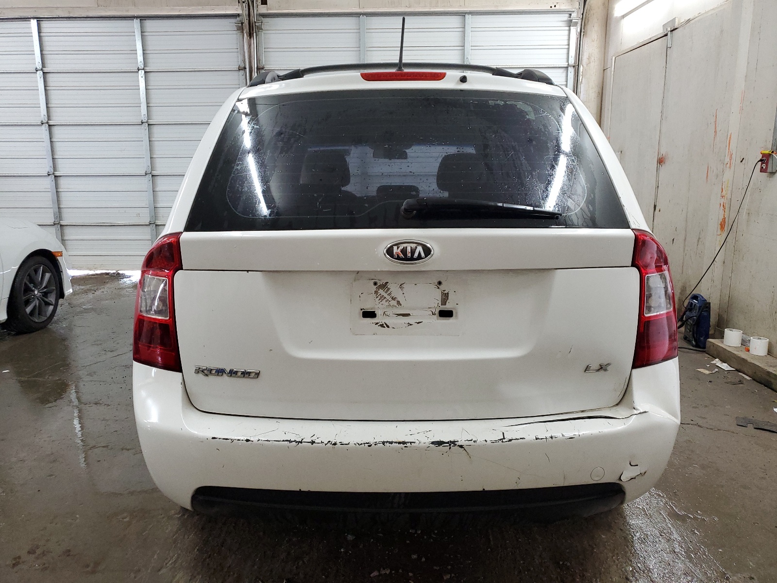 KNAFG525787199236 2008 Kia Rondo Base