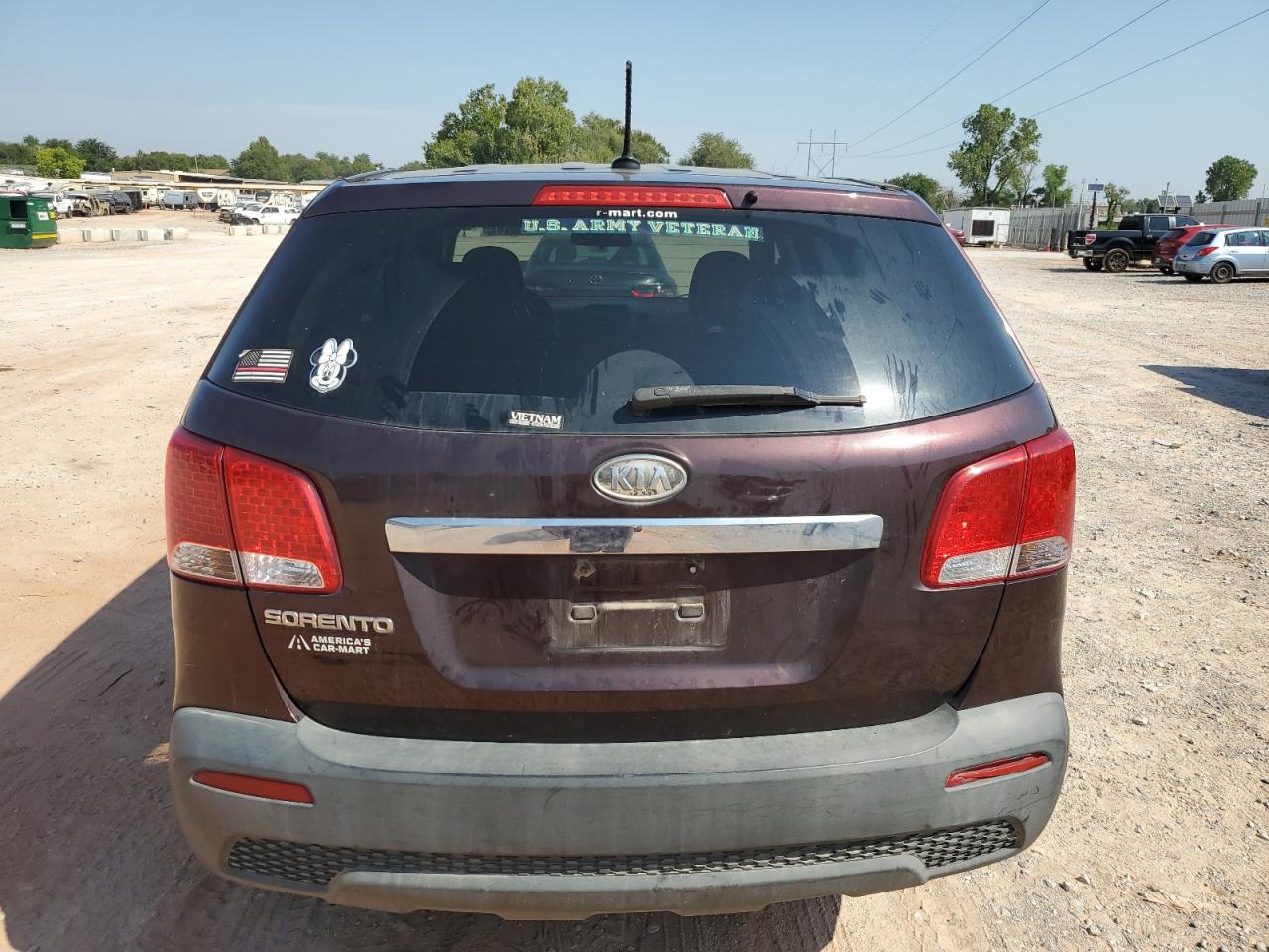 2011 Kia Sorento Base VIN: 5XYKT3A10BG083869 Lot: 68997224