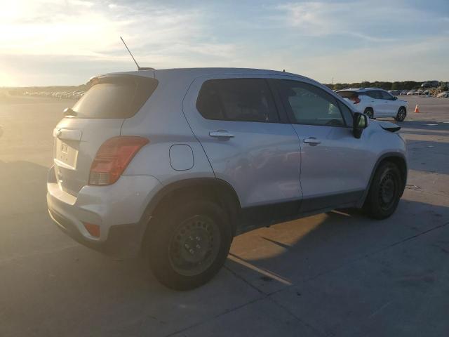  CHEVROLET TRAX 2018 Srebrny