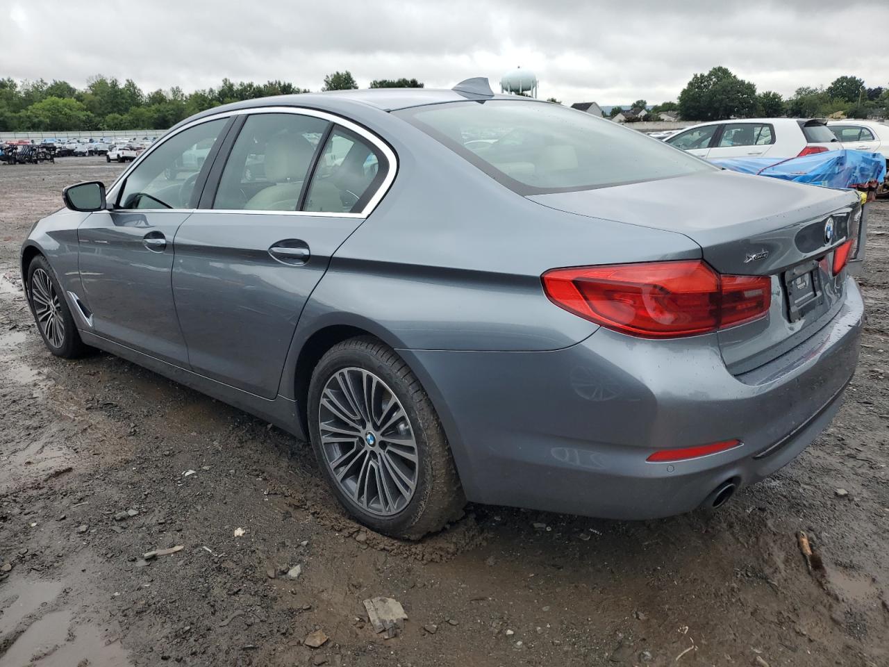 WBAJR7C00LWW67552 2020 BMW 5 SERIES - Image 2