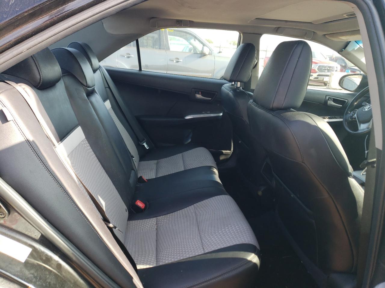2014 Toyota Camry - Image 10