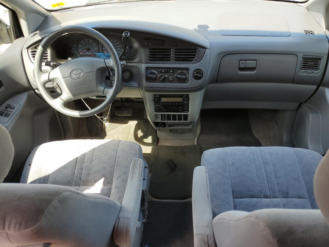 2001 Toyota Sienna Le VIN: 4T3ZF13C31U409818 Lot: 68673214