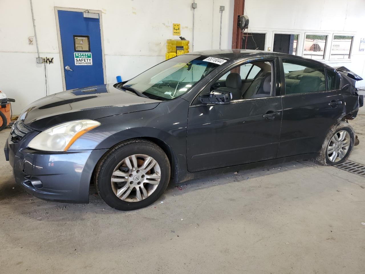2010 Nissan Altima - Image 1