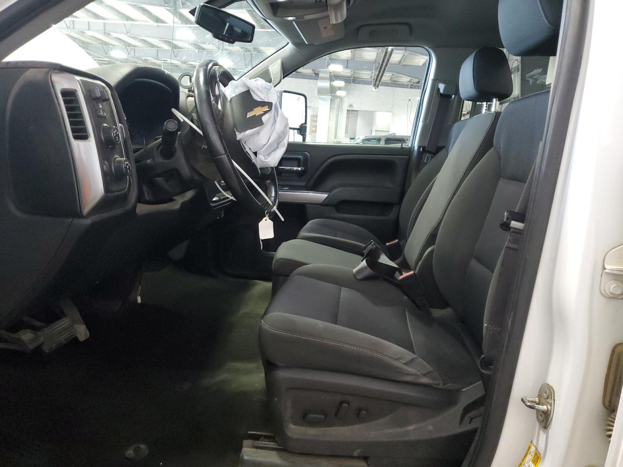 2015 Chevrolet Silverado - Image 7