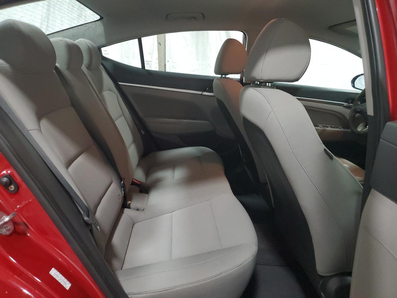 2019 Hyundai Elantra - Image 10