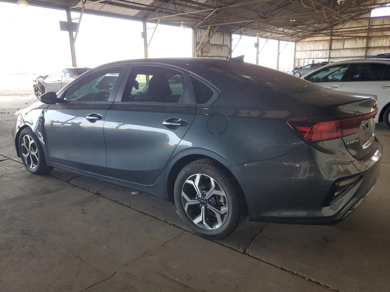 3KPF24AD2KE108305 2019 KIA FORTE - Image 2