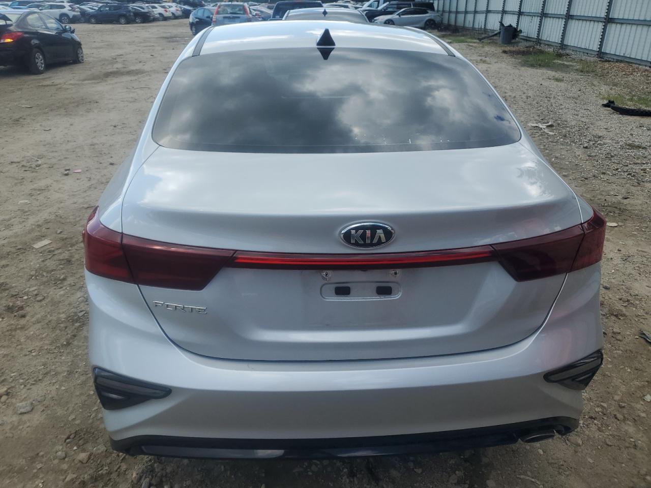 3KPF24AD1ME365684 2021 Kia Forte Fe