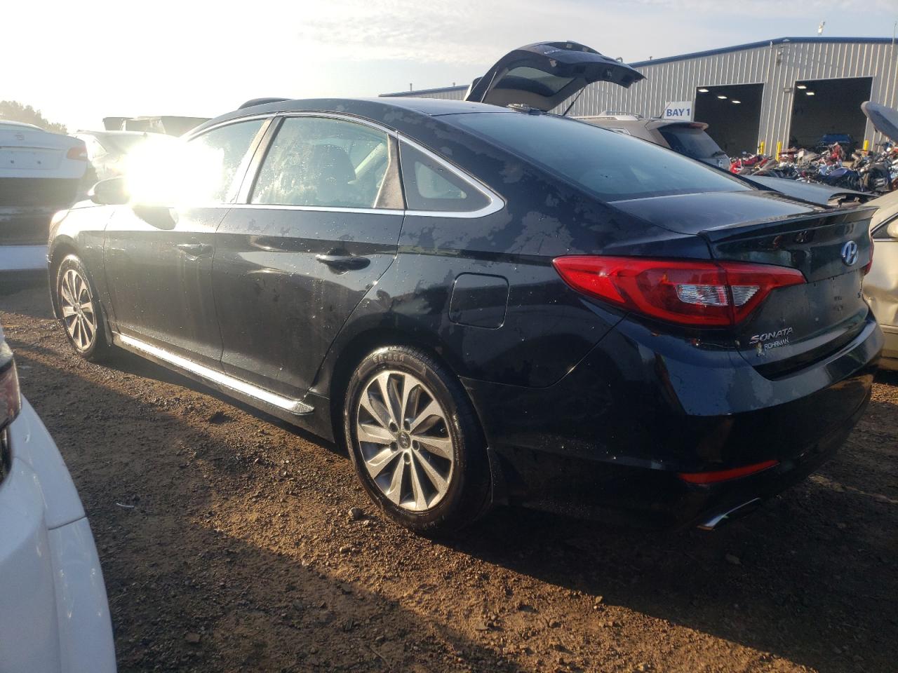 5NPE34AF8GH266757 2016 HYUNDAI SONATA - Image 2