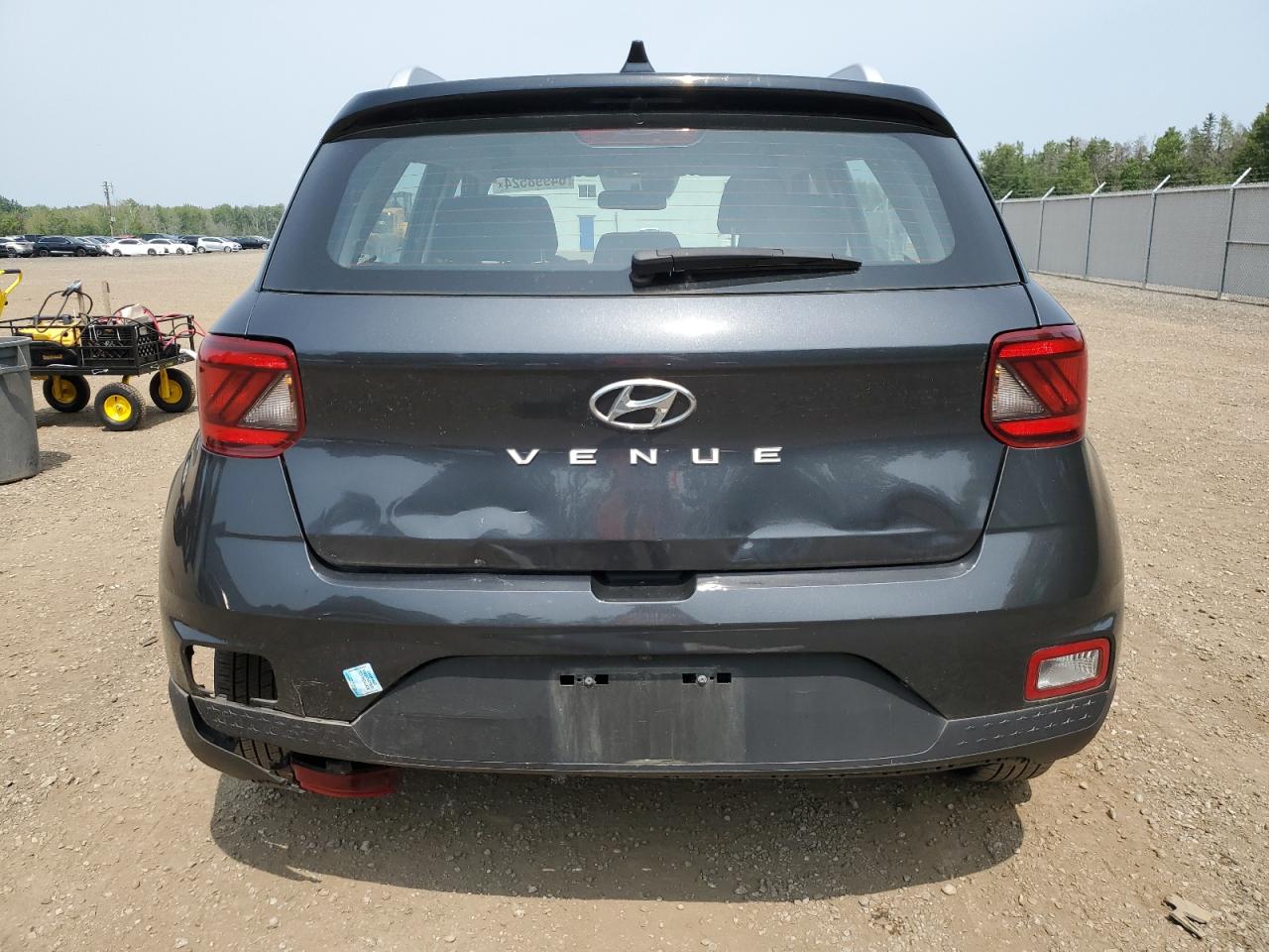 2022 Hyundai Venue Sel VIN: KMHRC8A32NU165694 Lot: 64998524