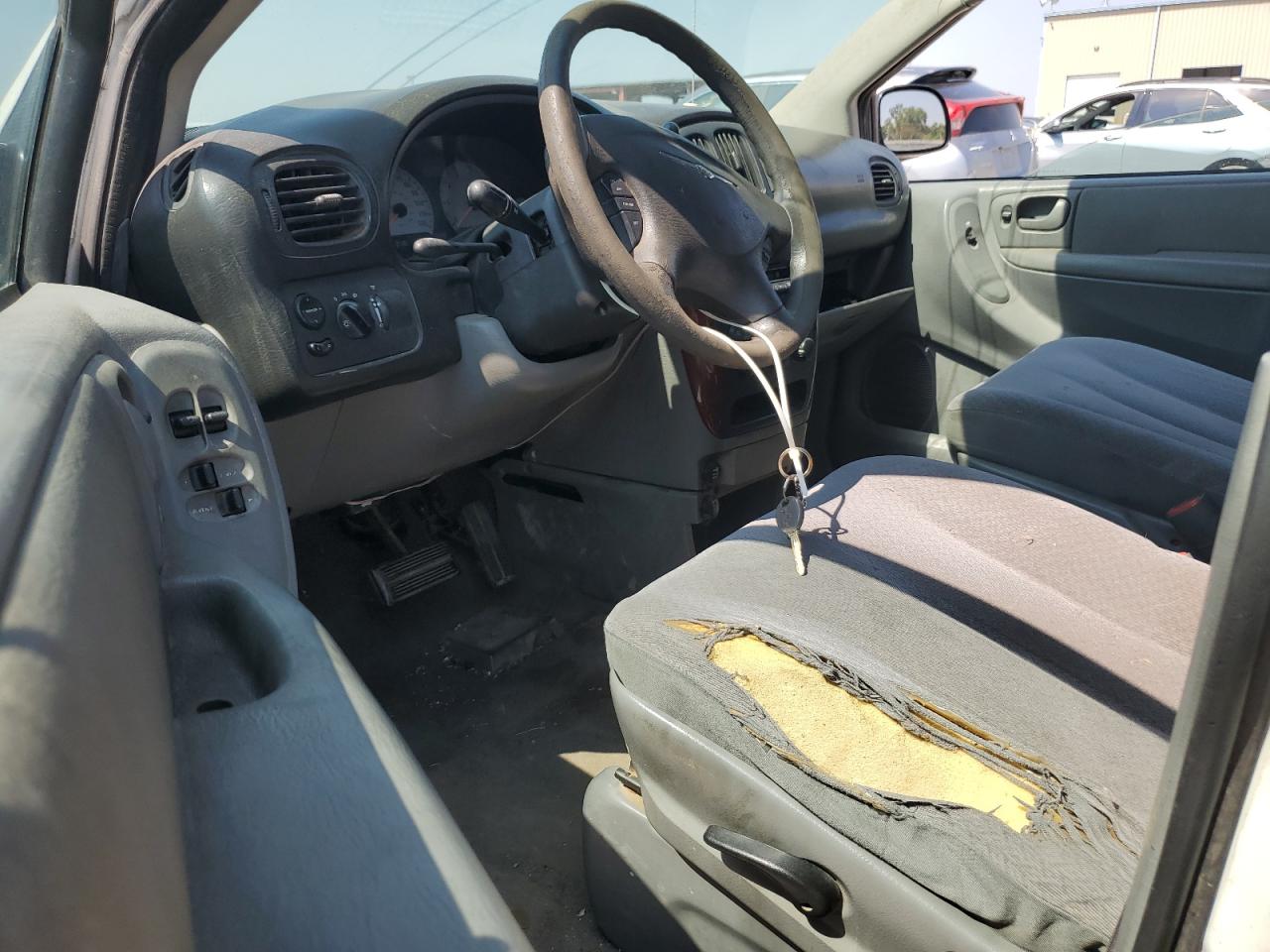 2005 Chrysler Town & Country Lx VIN: 2C4GP44R25R589950 Lot: 65786364