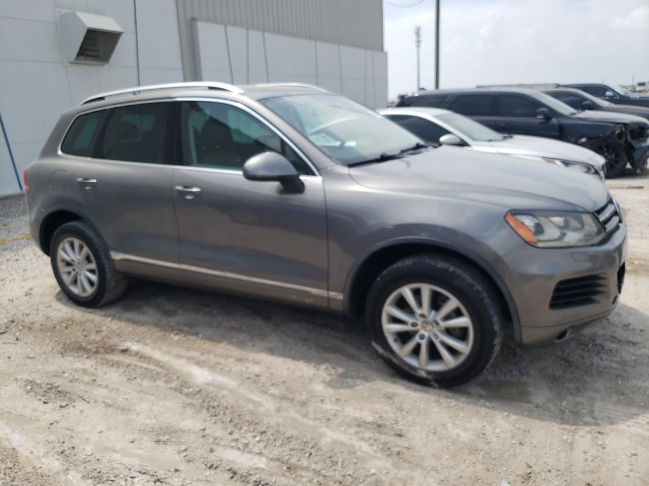 2014 Volkswagen Touareg V6 VIN: WVGEF9BP0ED005505 Lot: 66588974