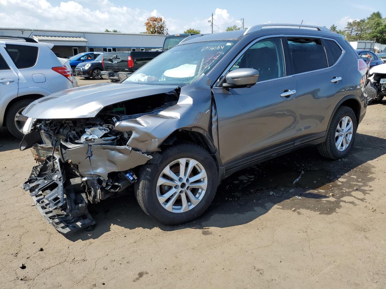 KNMAT2MV2GP598767 2016 NISSAN ROGUE - Image 1