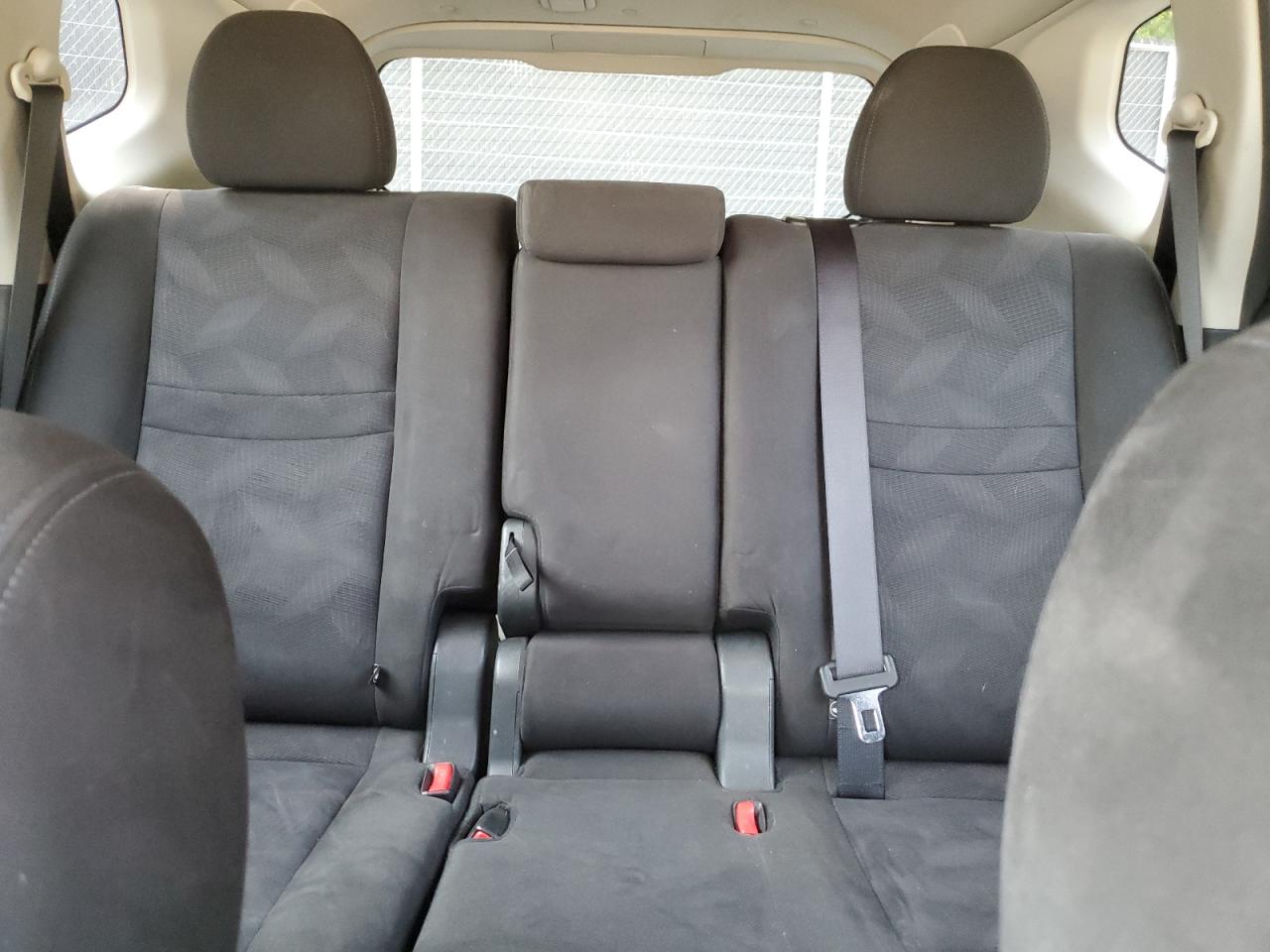 2015 Nissan Rogue S VIN: KNMAT2MV3FP530315 Lot: 65920514