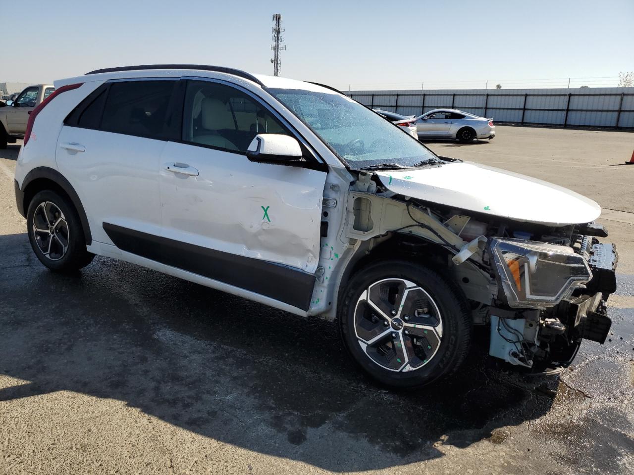 KNDCR3LE6P5050765 Kia Niro EX 4