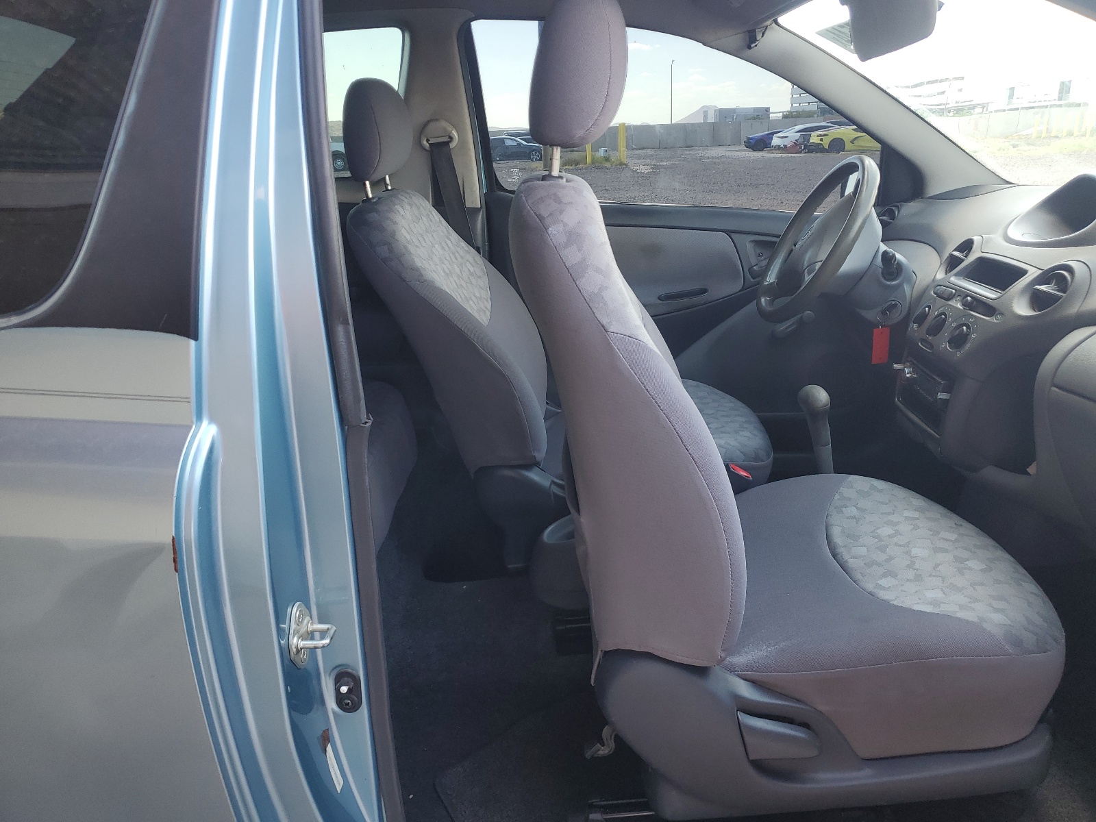 JTDAT1235Y0098169 2000 Toyota Echo