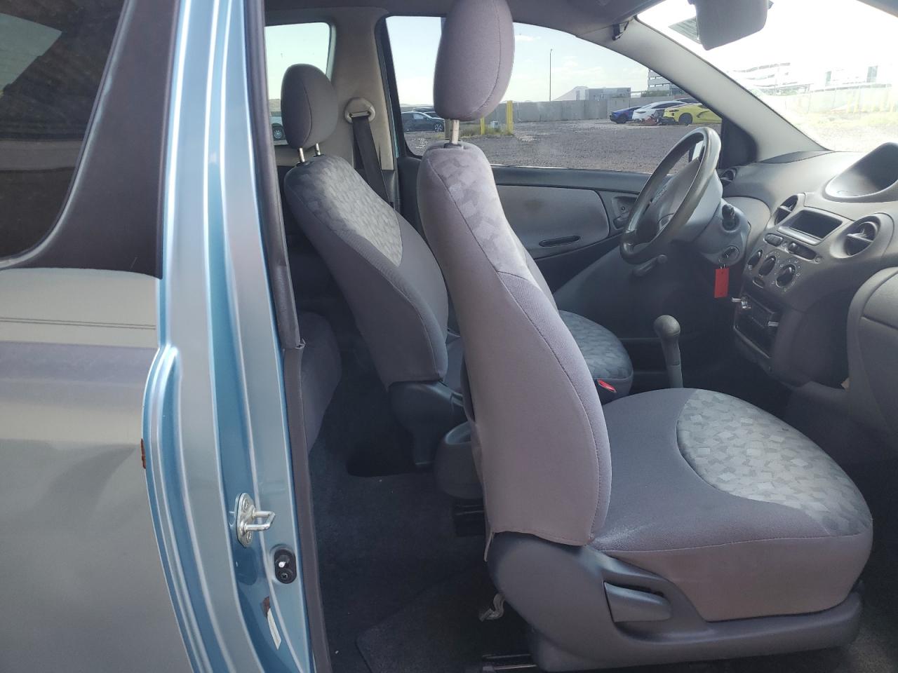 2000 Toyota Echo VIN: JTDAT1235Y0098169 Lot: 66657544