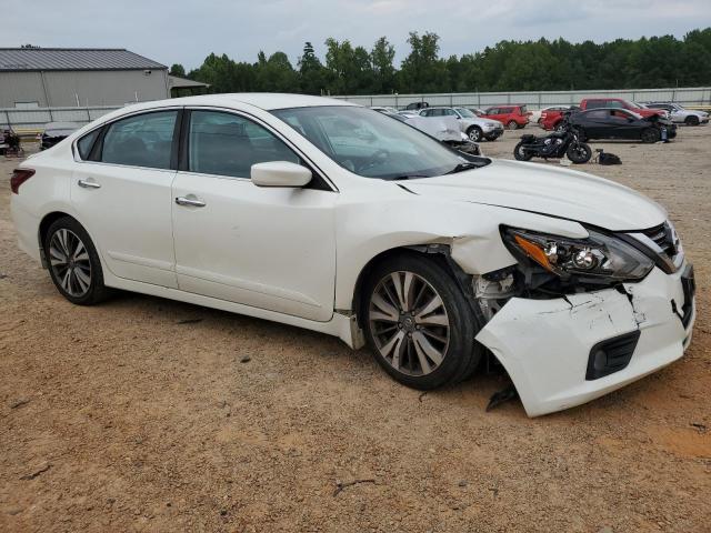  NISSAN ALTIMA 2017 White