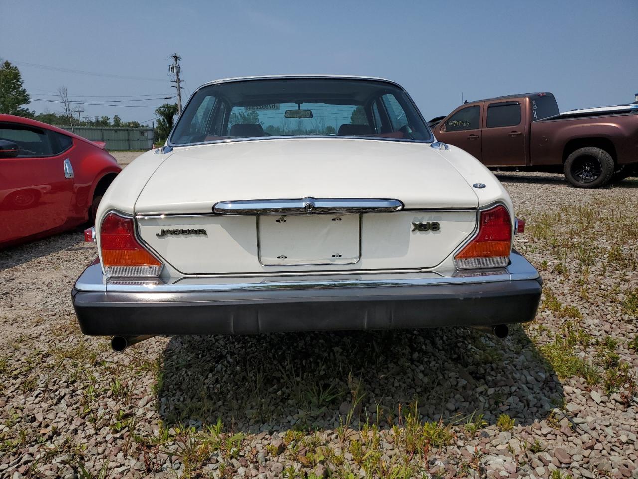 1985 Jaguar Xj6 VIN: SAJAV1344FC421240 Lot: 67992294