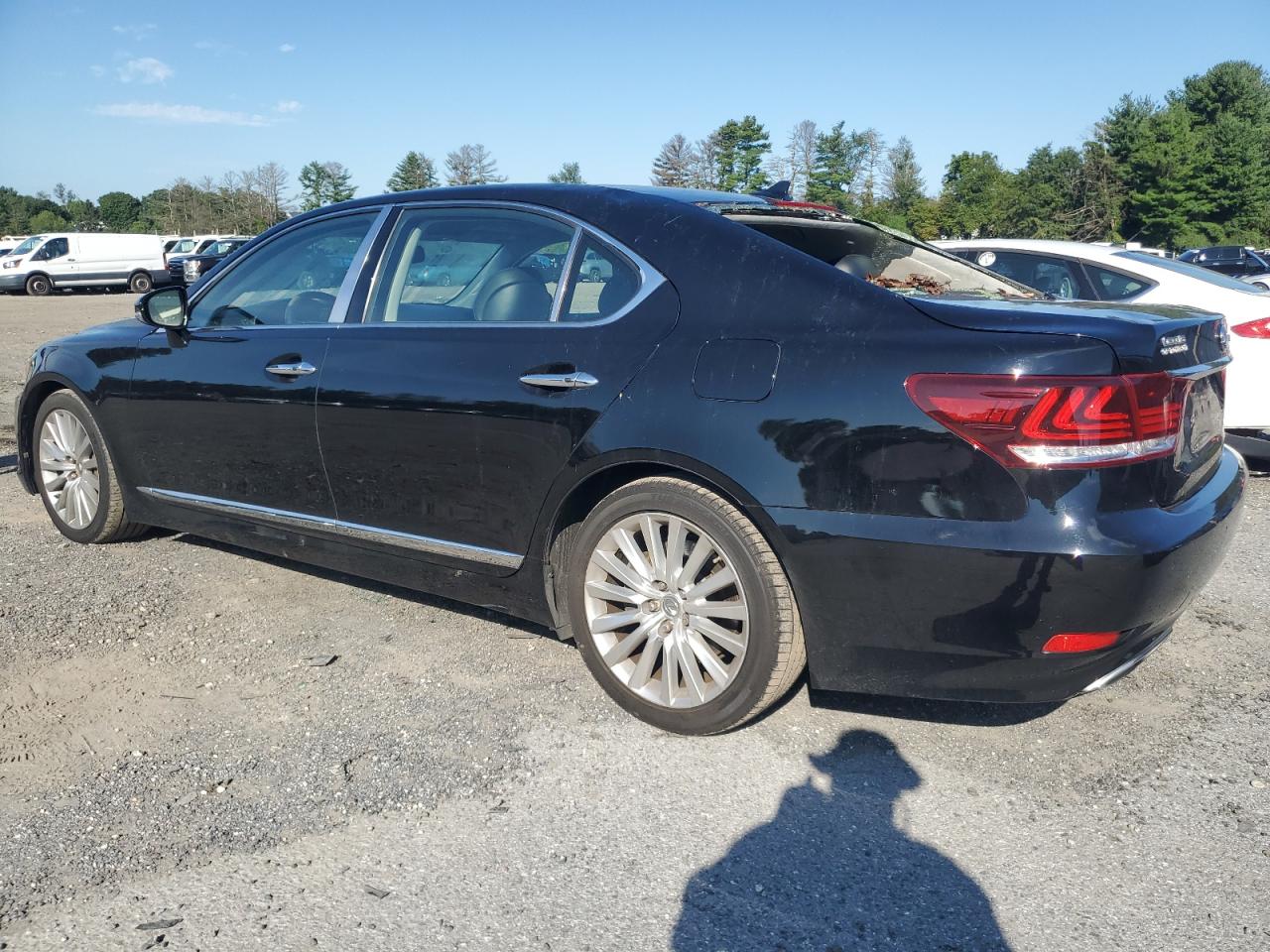 2013 Lexus LS - Image 2