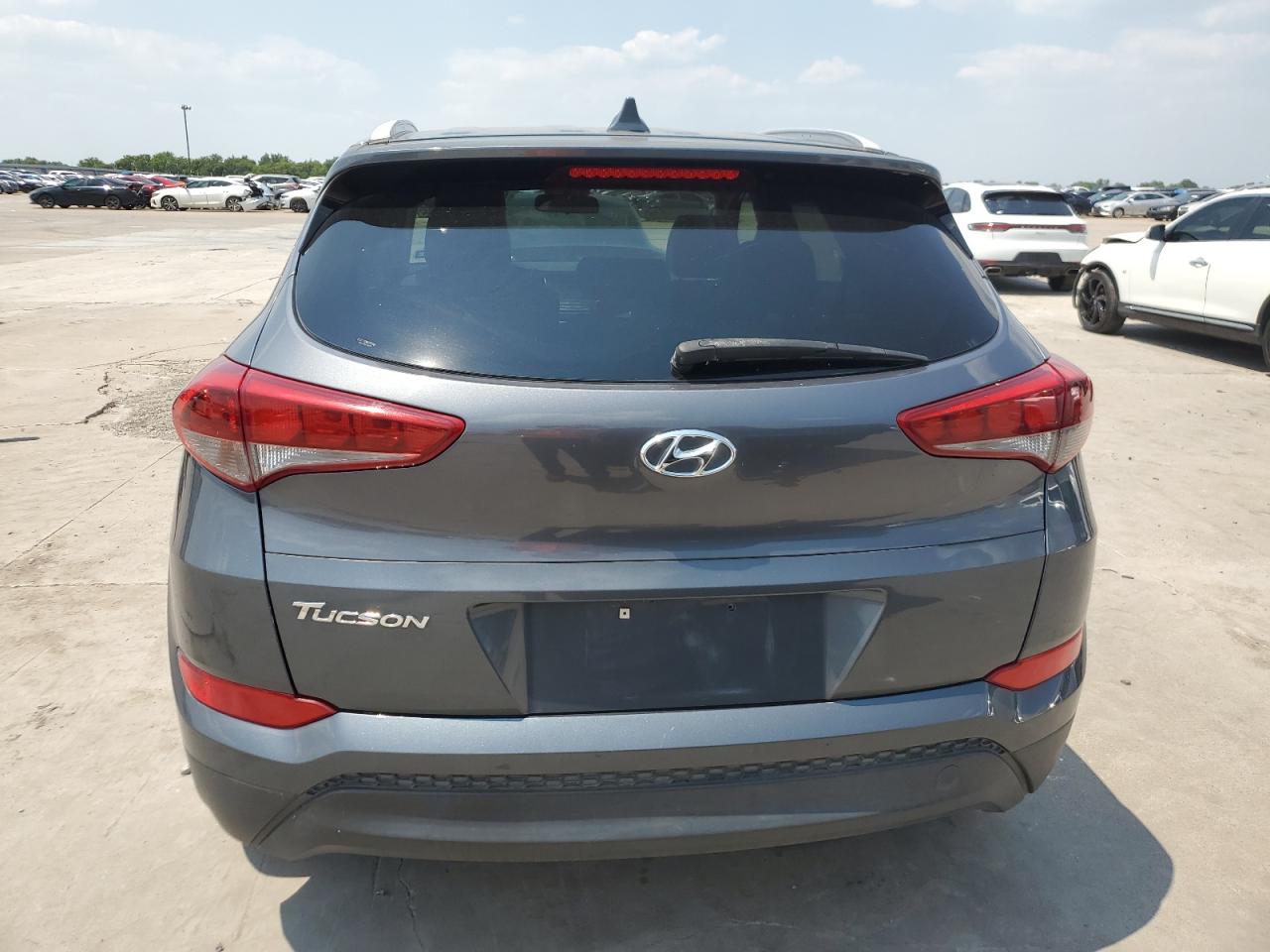 KM8J33A45JU647904 2018 Hyundai Tucson Sel