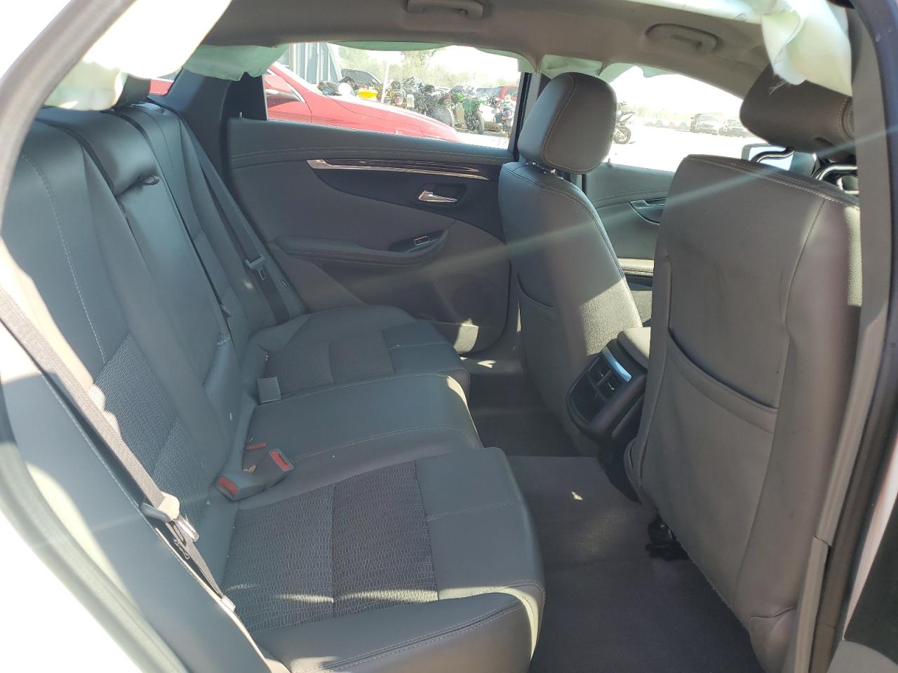 1G1105SA1JU101297 2018 Chevrolet Impala Lt