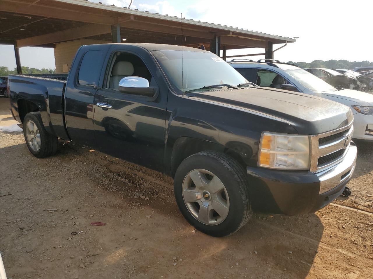 2009 Chevrolet Silverado - Image 4