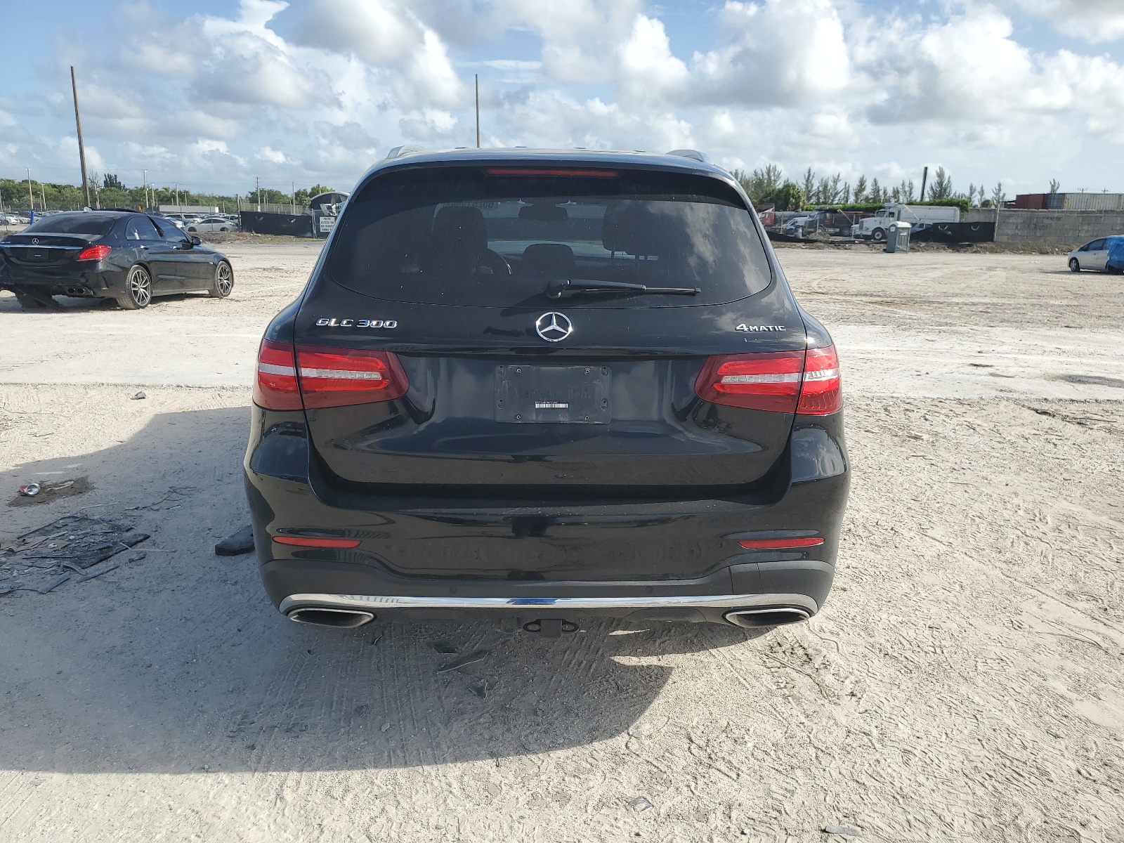 WDC0G4KB3HF222987 2017 Mercedes-Benz Glc 300 4Matic