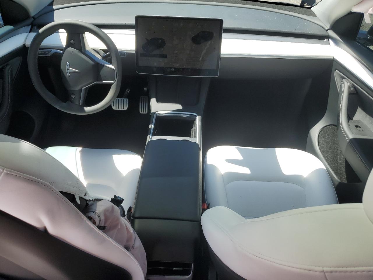 7SAYGDEFXRF128976 2024 Tesla Model Y