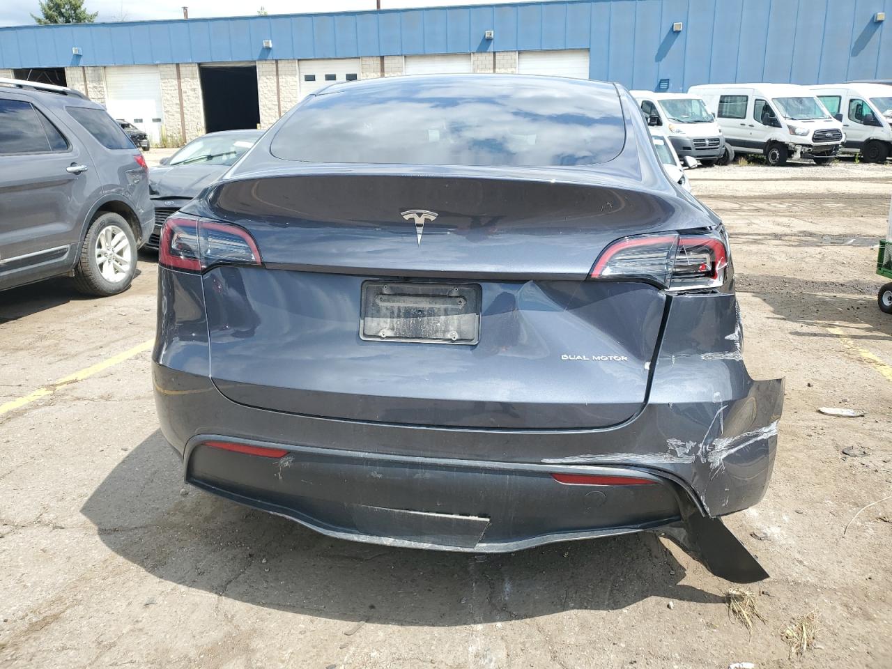 7SAYGDEE9PF695295 2023 Tesla Model Y