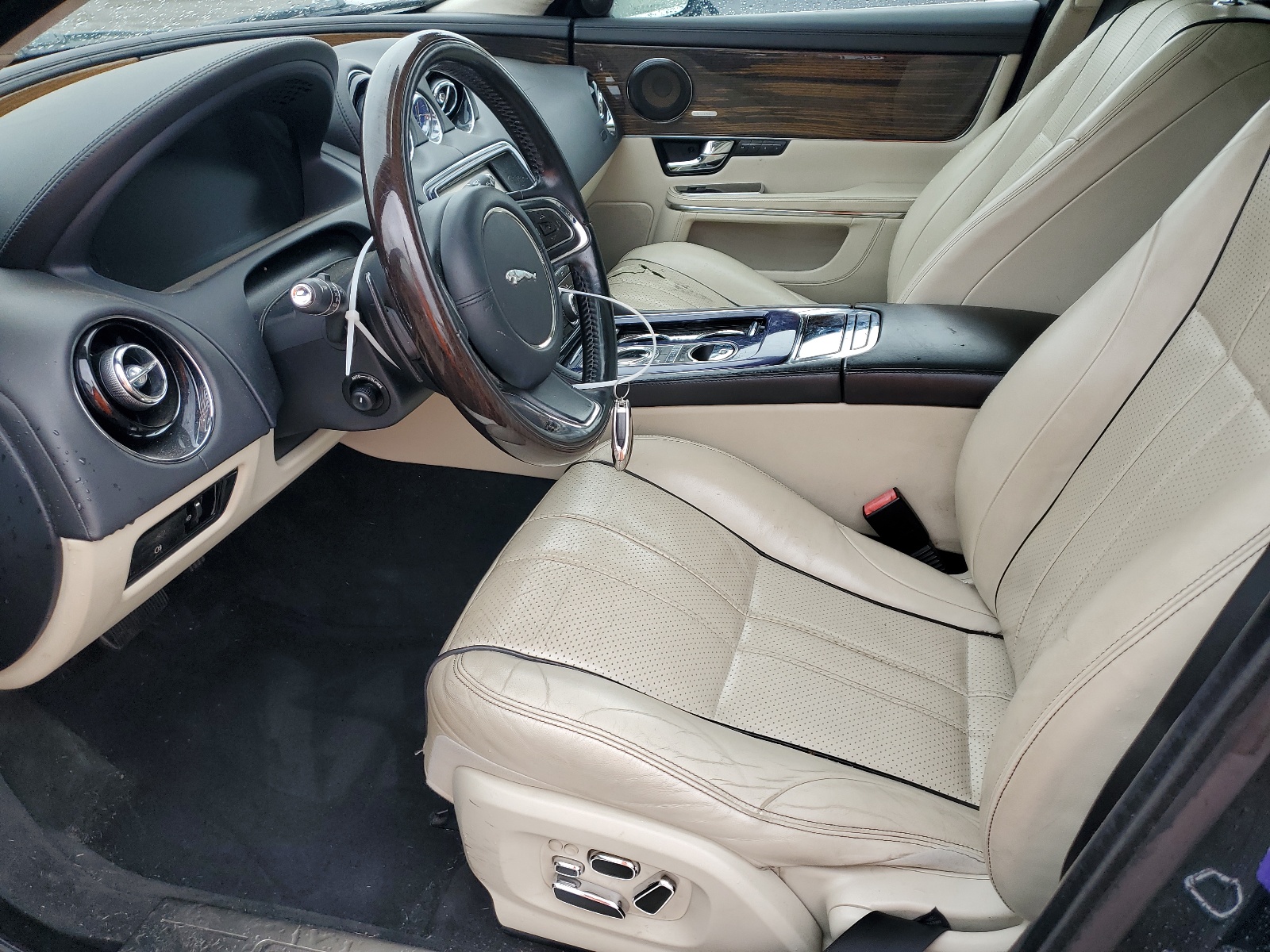 SAJWA2GE3CMV32328 2012 Jaguar Xjl Supercharged