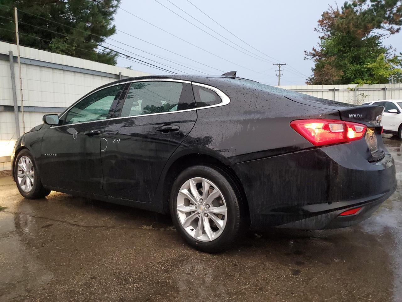 2023 Chevrolet Malibu - Image 2