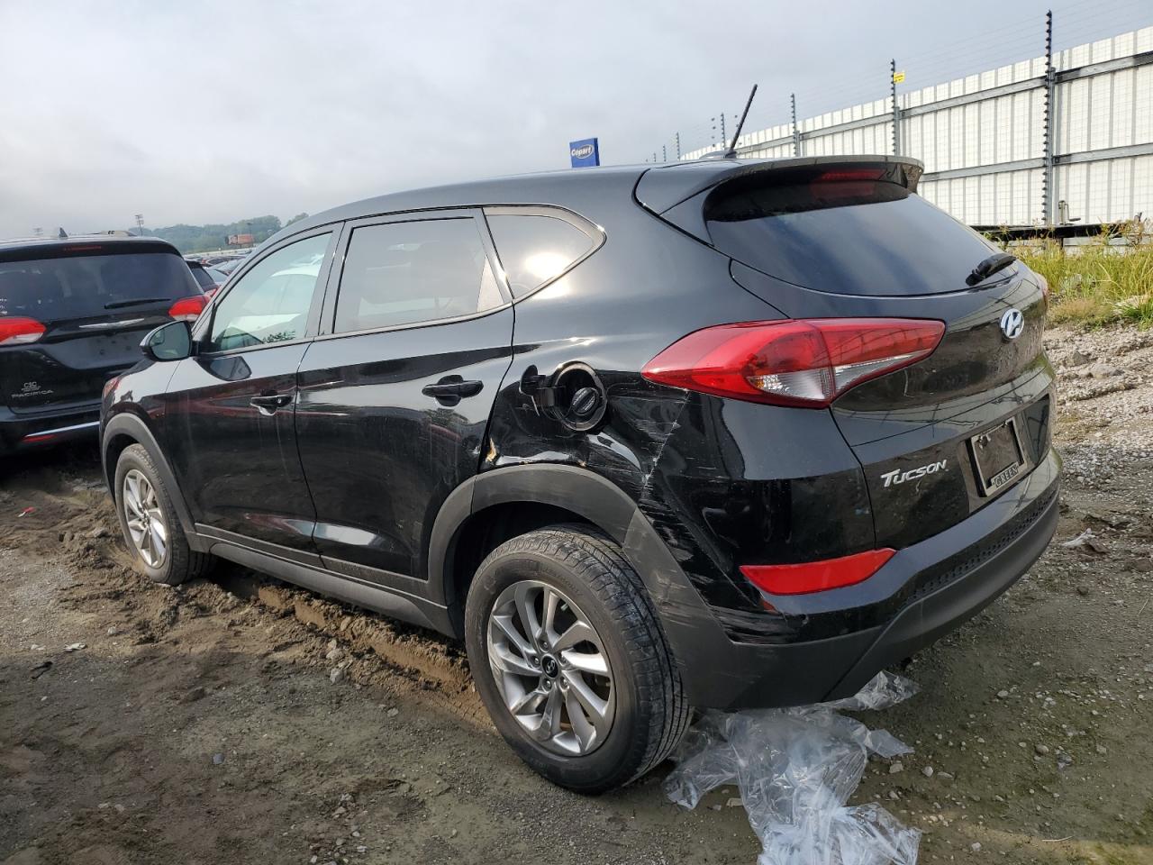 KM8J23A4XHU554020 2017 HYUNDAI TUCSON - Image 2