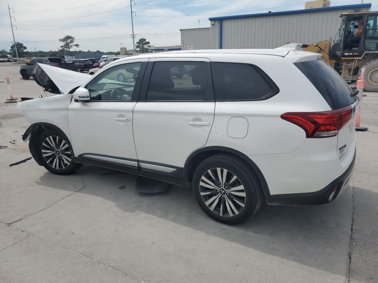 JA4AD3A31KZ055844 2019 MITSUBISHI OUTLANDER - Image 2