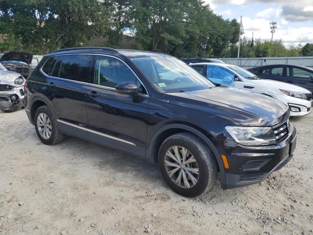  VOLKSWAGEN TIGUAN 2018 Чорний