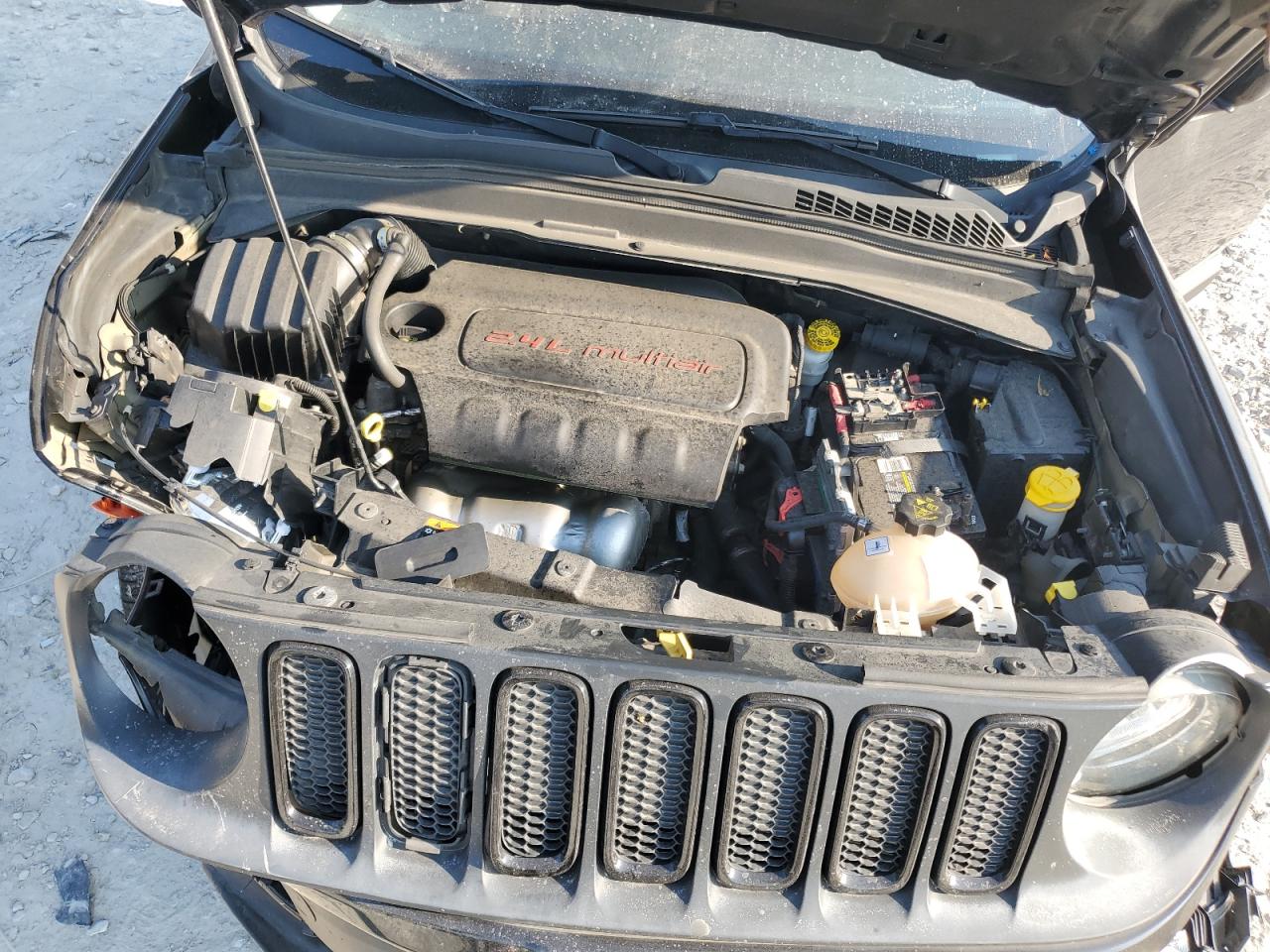 2016 Jeep Renegade - Image 14