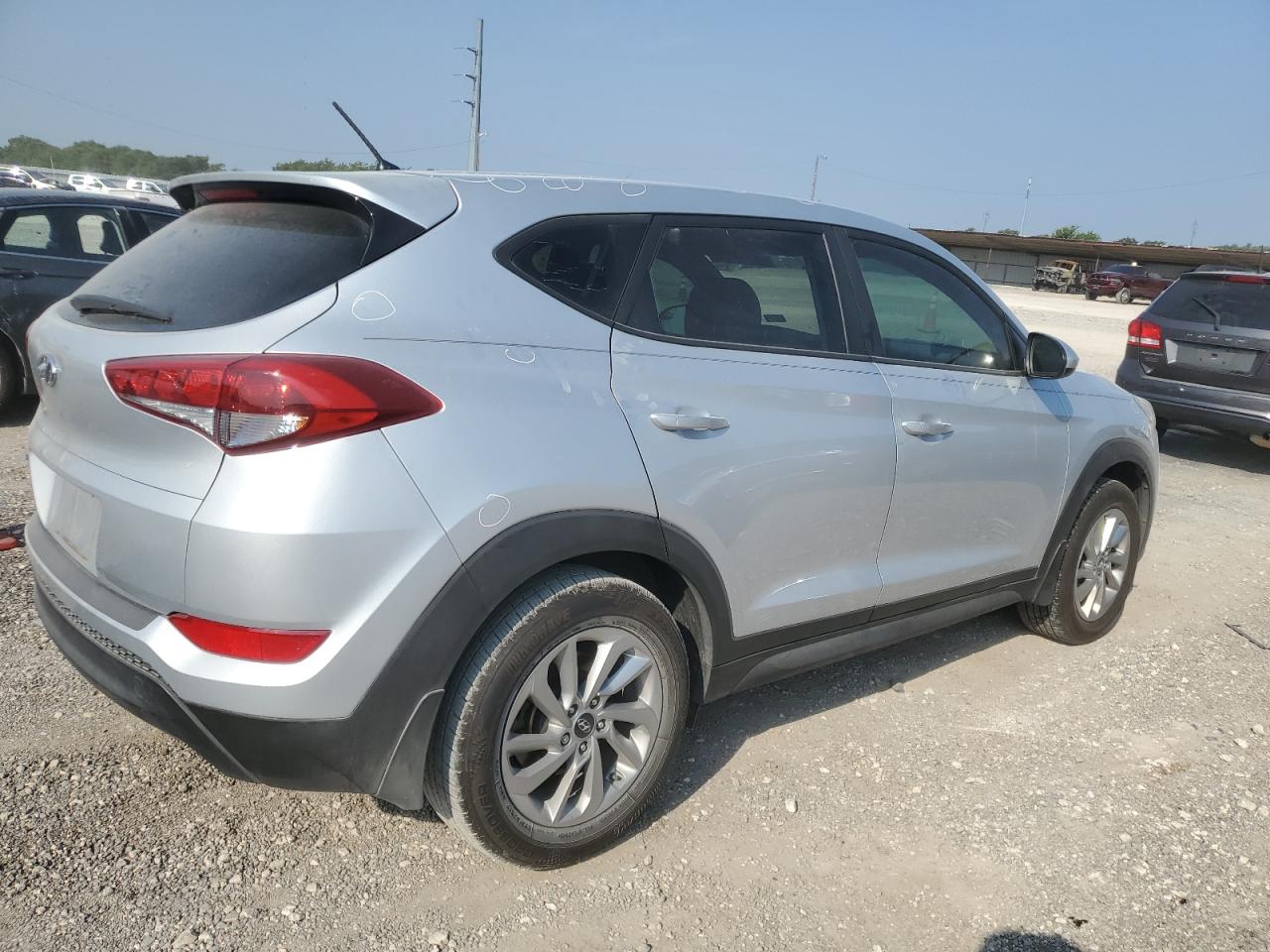 VIN KM8J23A49JU786565 2018 HYUNDAI TUCSON no.3