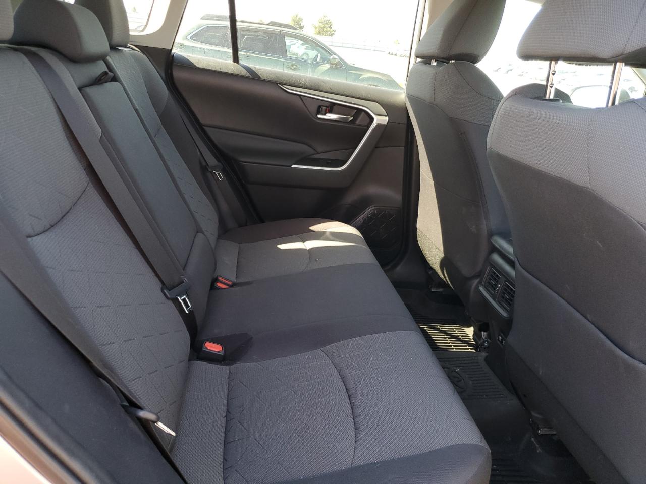 2020 Toyota Rav4 Xle VIN: 2T3P1RFV8LC083827 Lot: 65654864