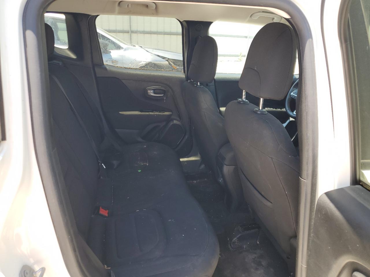 ZACNJABB2KPK68288 2019 Jeep Renegade Latitude