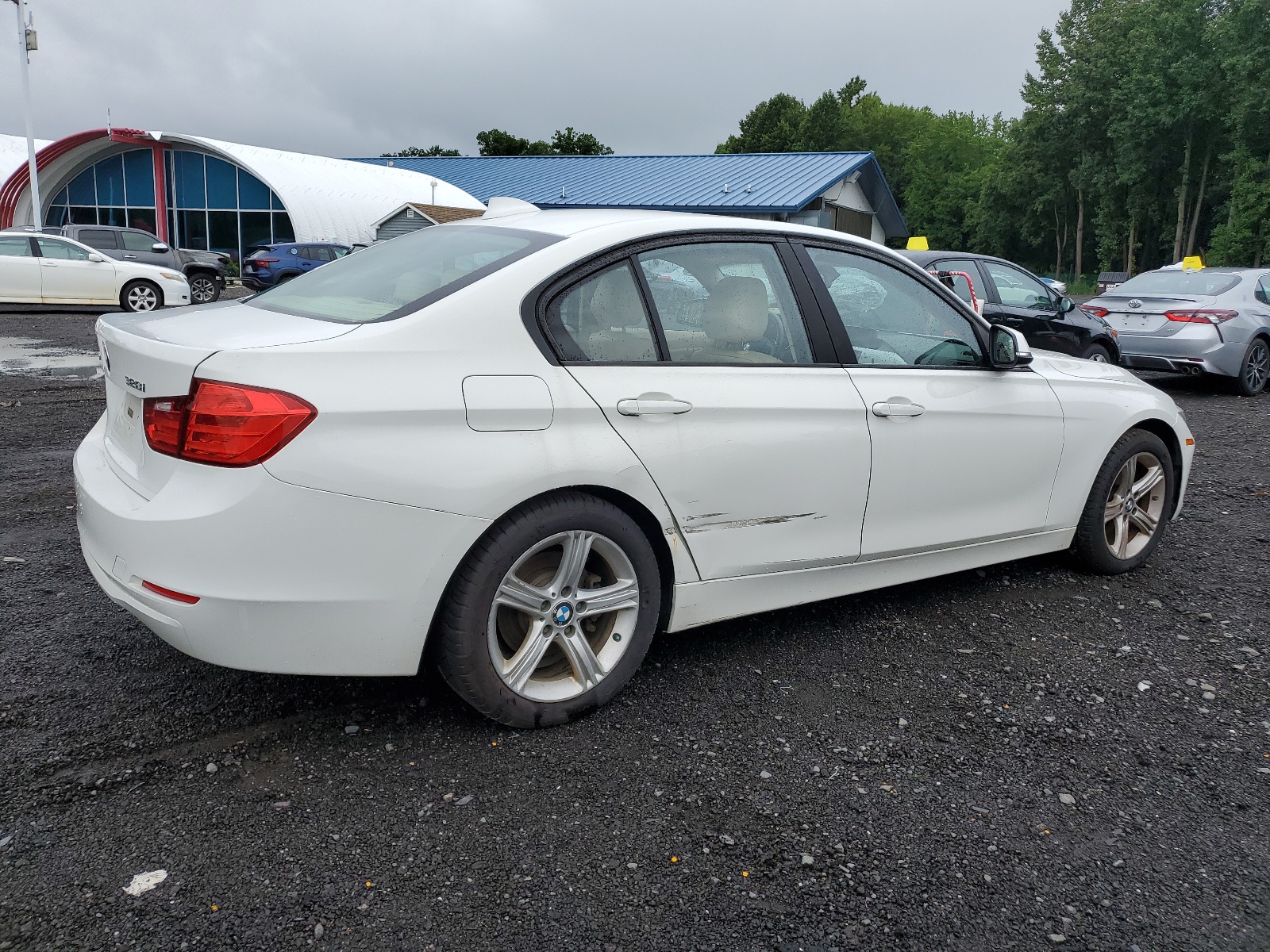 2013 BMW 328 Xi Sulev vin: WBA3B5G51DNS01997