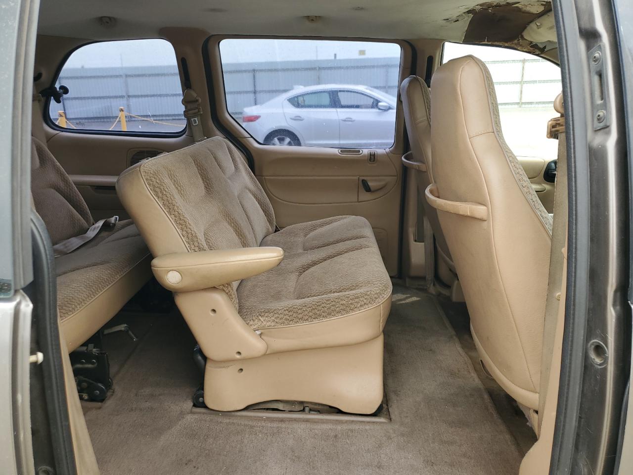 1998 Dodge Caravan VIN: 2B4GP25R4WR774048 Lot: 65021014