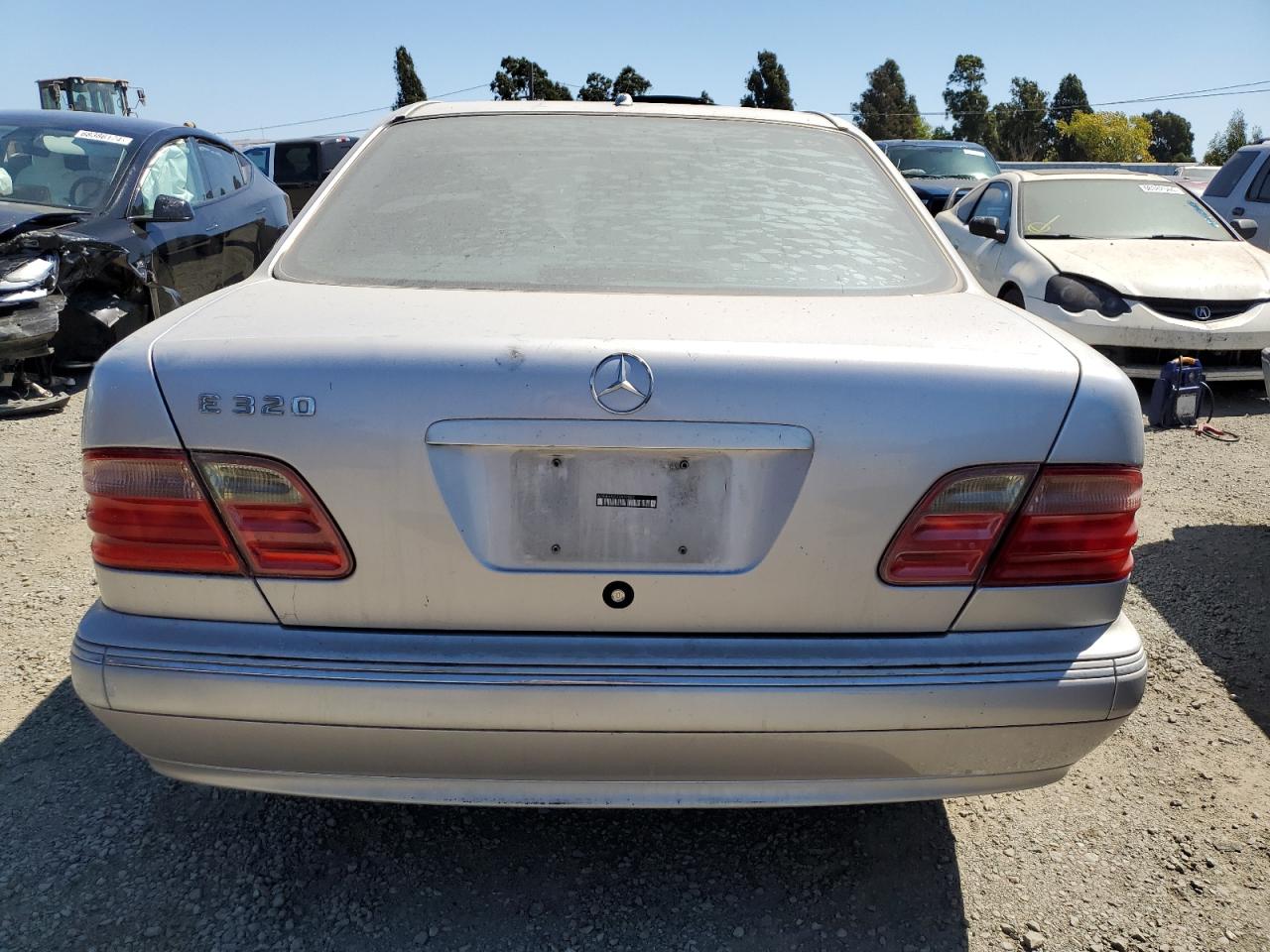 2002 Mercedes-Benz E 320 VIN: WDBJF65J32B497607 Lot: 68476714