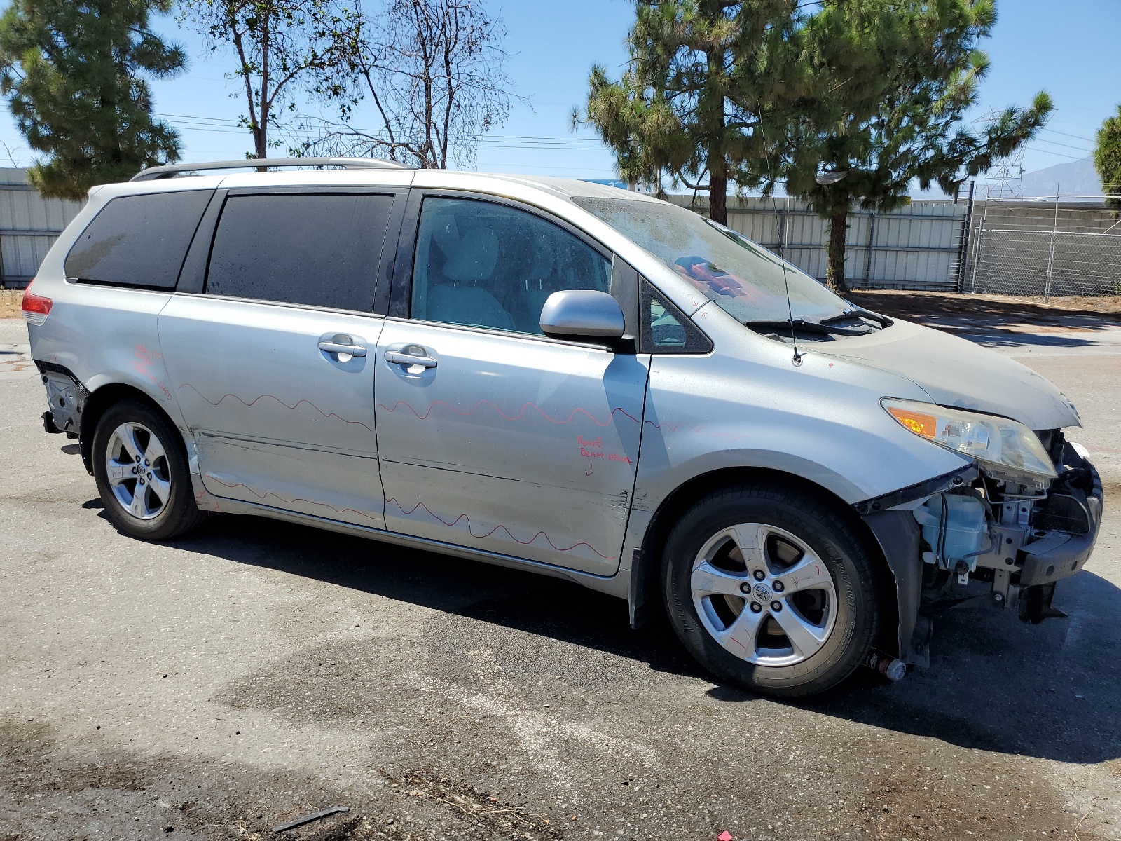 5TDKK3DC0DS369890 2013 Toyota Sienna Le