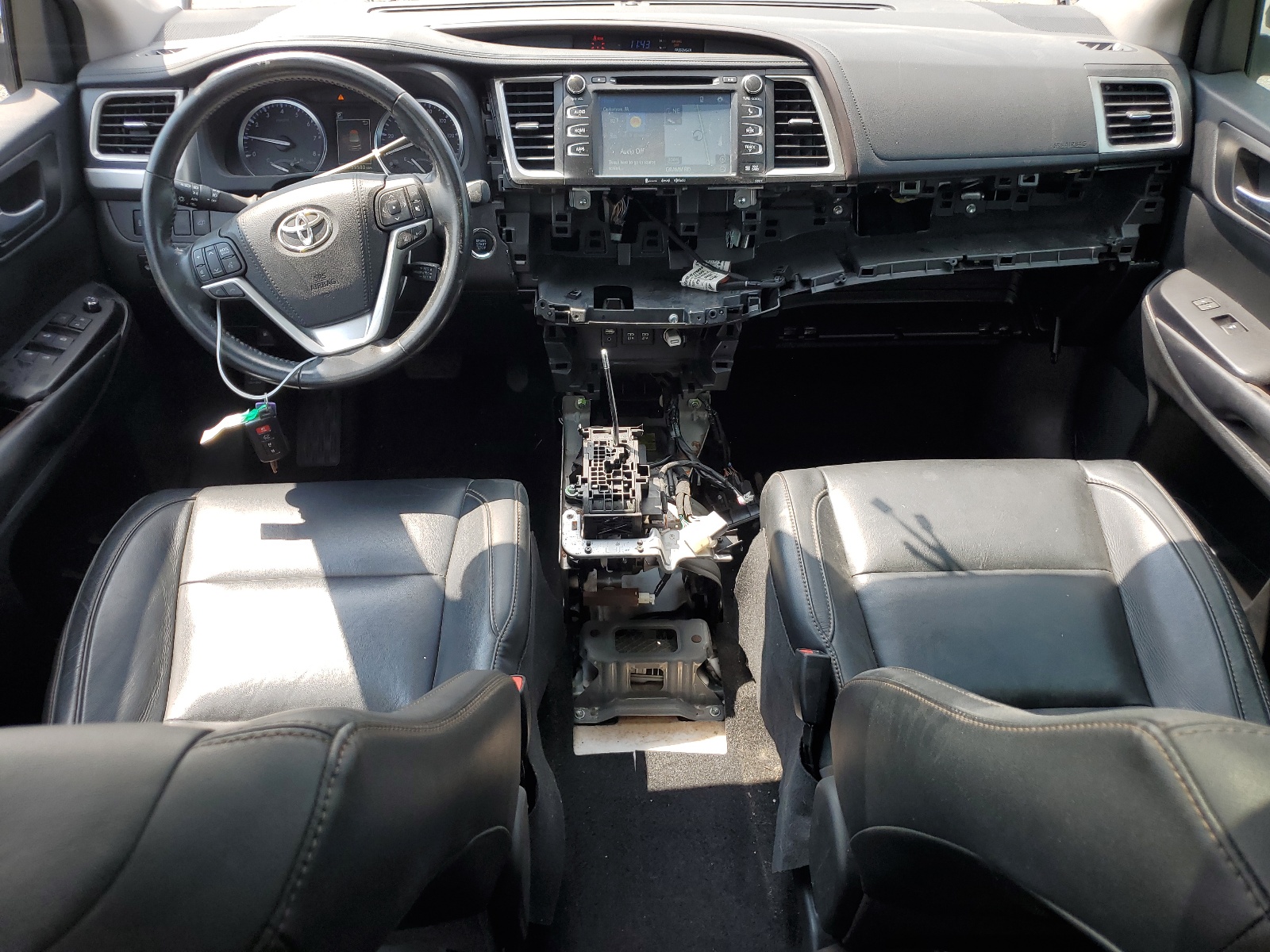 5TDJZRFH5JS534640 2018 Toyota Highlander Se