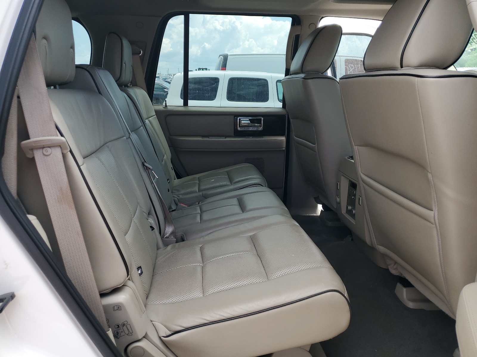 5LMFU27579EJ00102 2009 Lincoln Navigator