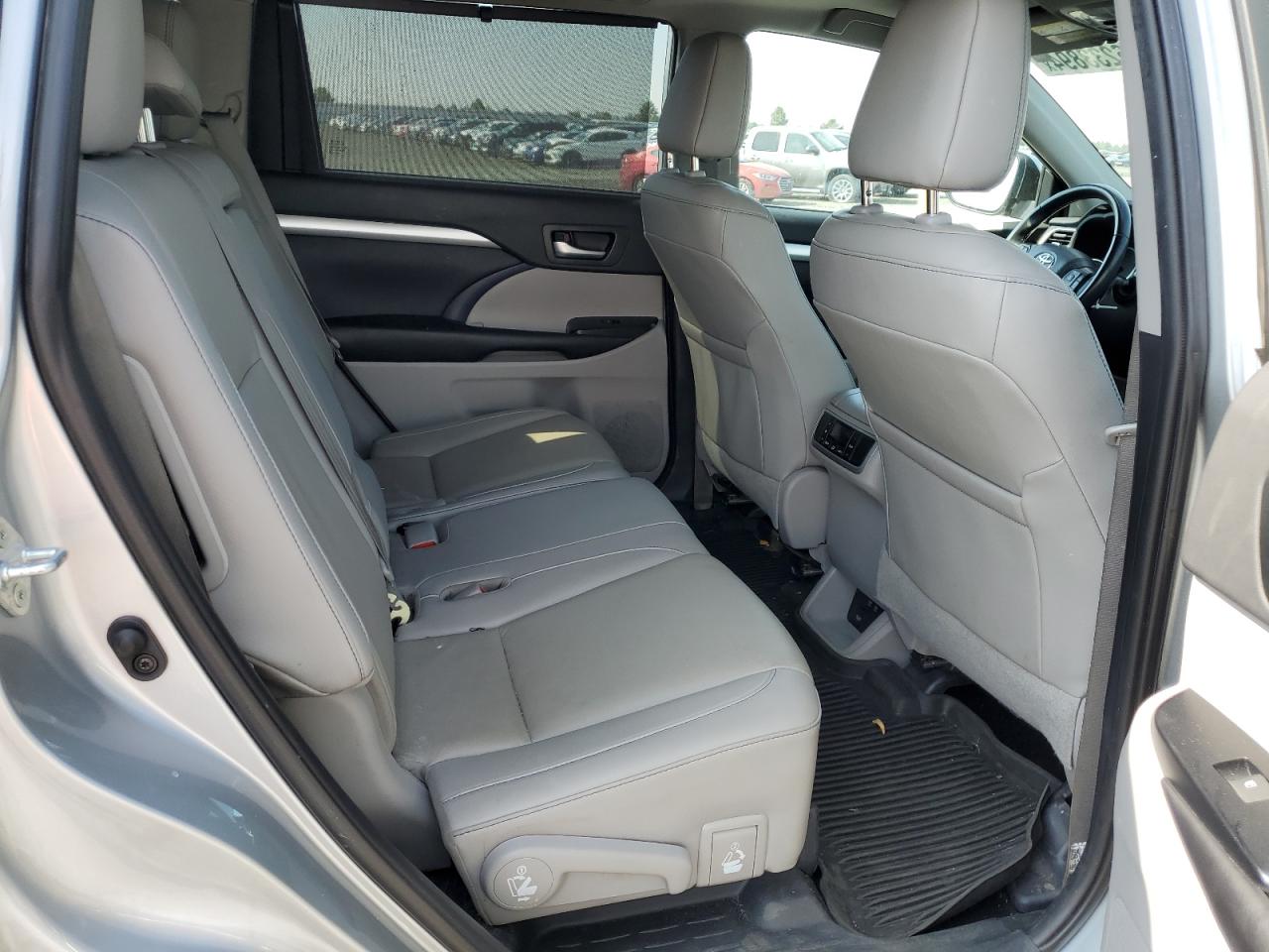 2019 Toyota Highlander Se VIN: 5TDJZRFHXKS616655 Lot: 66233894