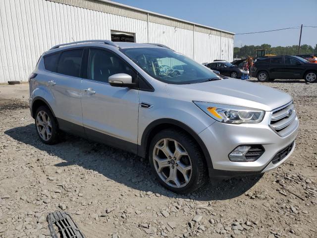  FORD ESCAPE 2017 Srebrny