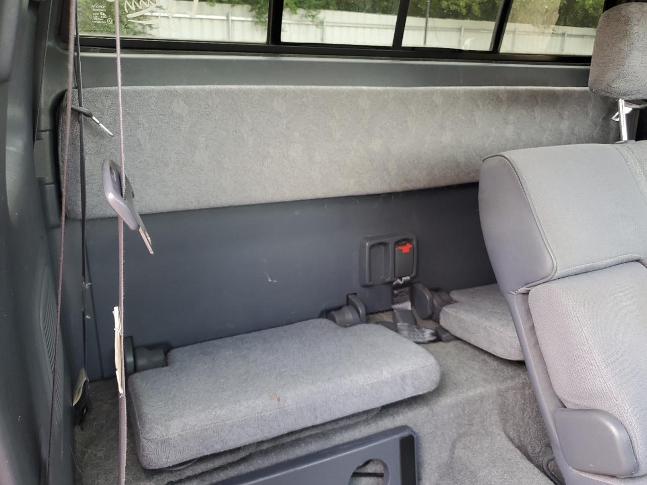 2000 Toyota Tacoma Xtracab VIN: 4TAWN72N0YZ607709 Lot: 68005274