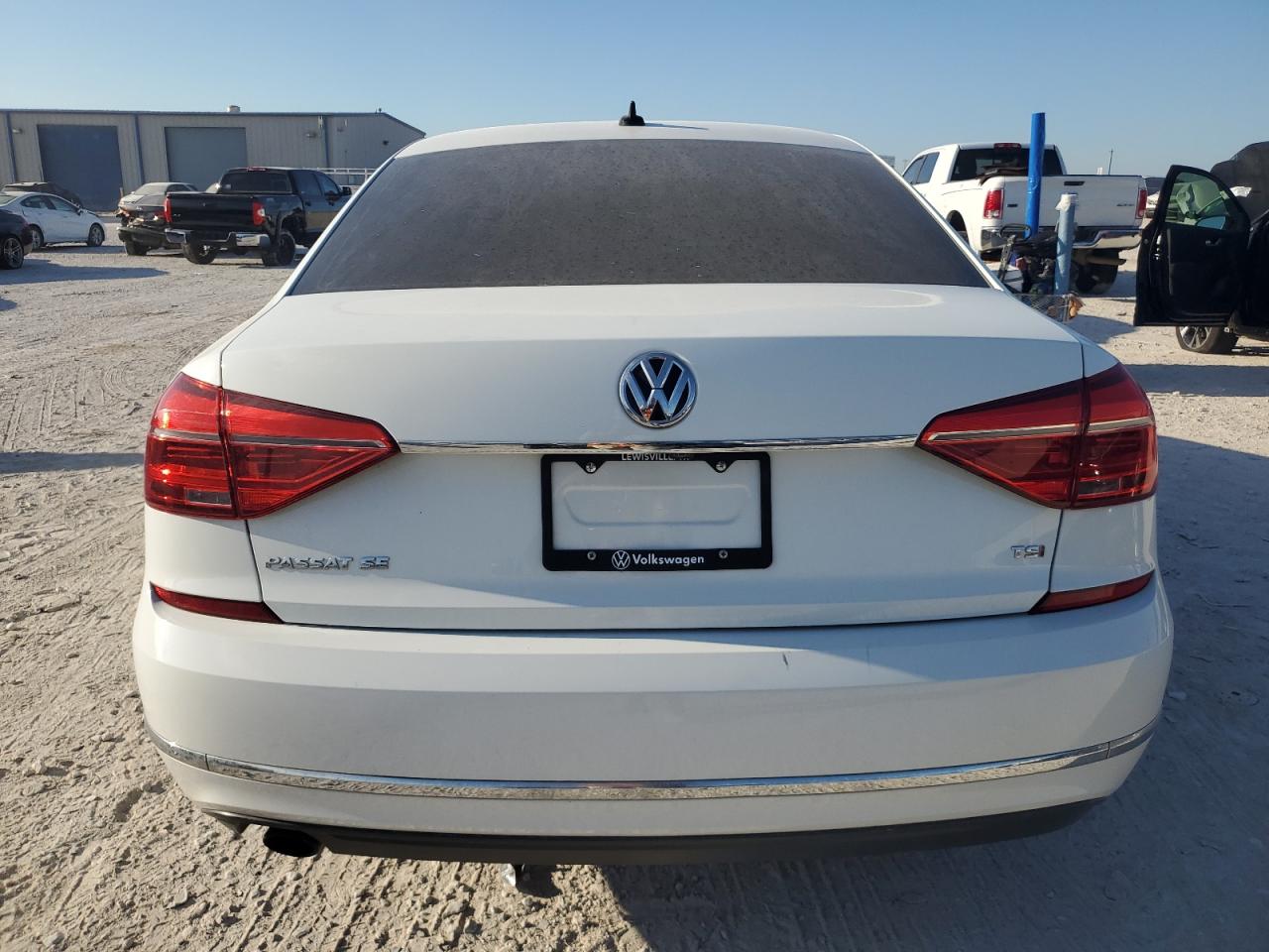 1VWBS7A39GC070039 2016 Volkswagen Passat Se