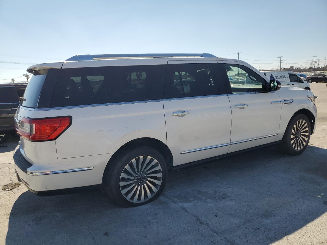 VIN 5LMJJ3LT2KEL04471 2019 LINCOLN NAVIGATOR no.3